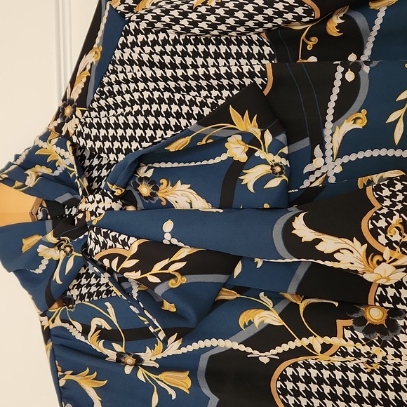 Ann Taylor blouse, size XS TALL - Picture 3 of 4